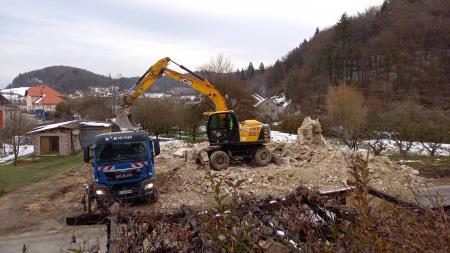 Mirna, rusenje hise na zacetku bodoce obvoznice (8)